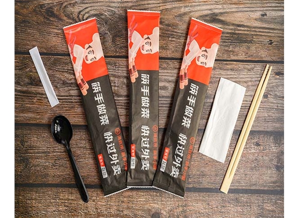 餐具包是否容易清洁？